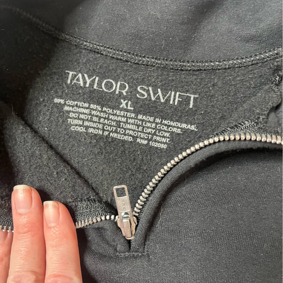 Taylor swift fearless Taylor’s version official merch quarter 1/4 zip sweatshirt - Picture 11 of 11